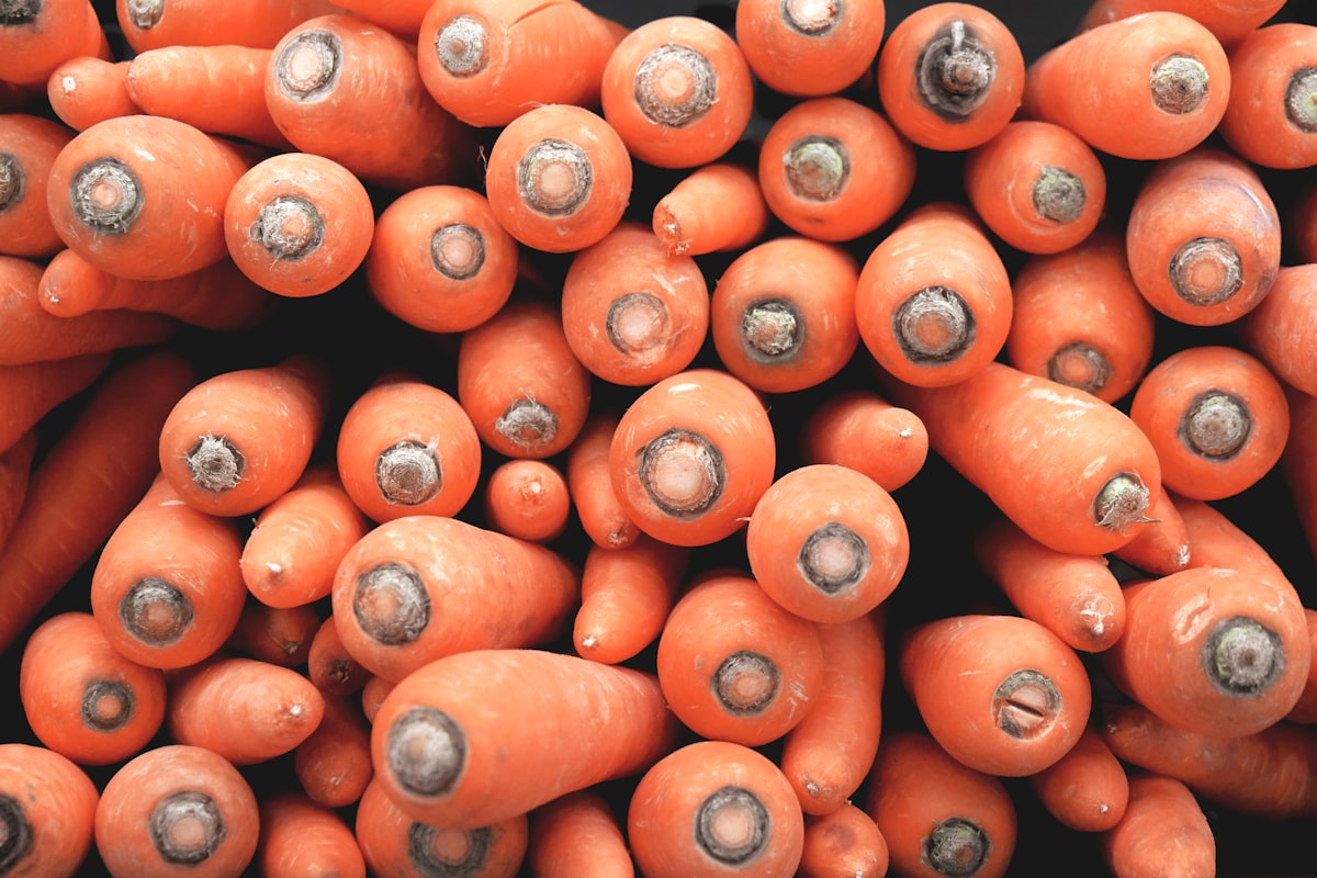 Eggs containing lutein and zeaxanthin