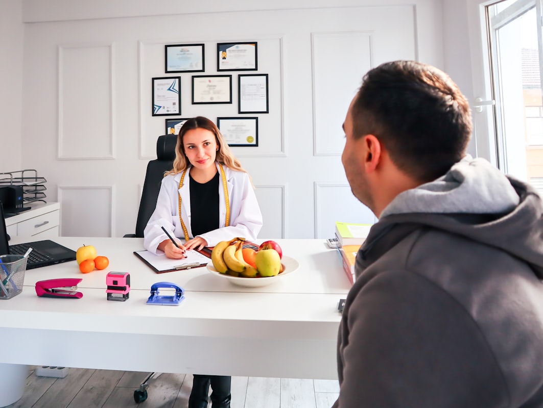 Person enjoying a healthy vision-supporting meal